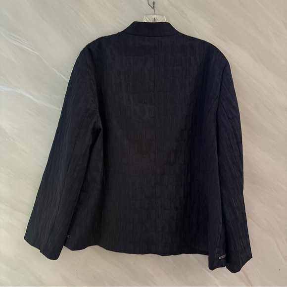Alfred Dunner 16  Navy Crinkle Open Front Jacket w/ Embroidered Floral Designs - Picture 6 of 10